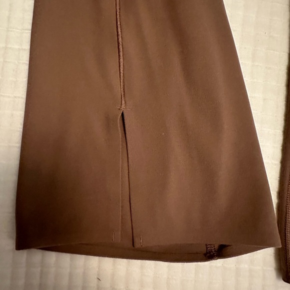 ATHLETA Transcend Stash Crop Straight Leg - Picture 6 of 6